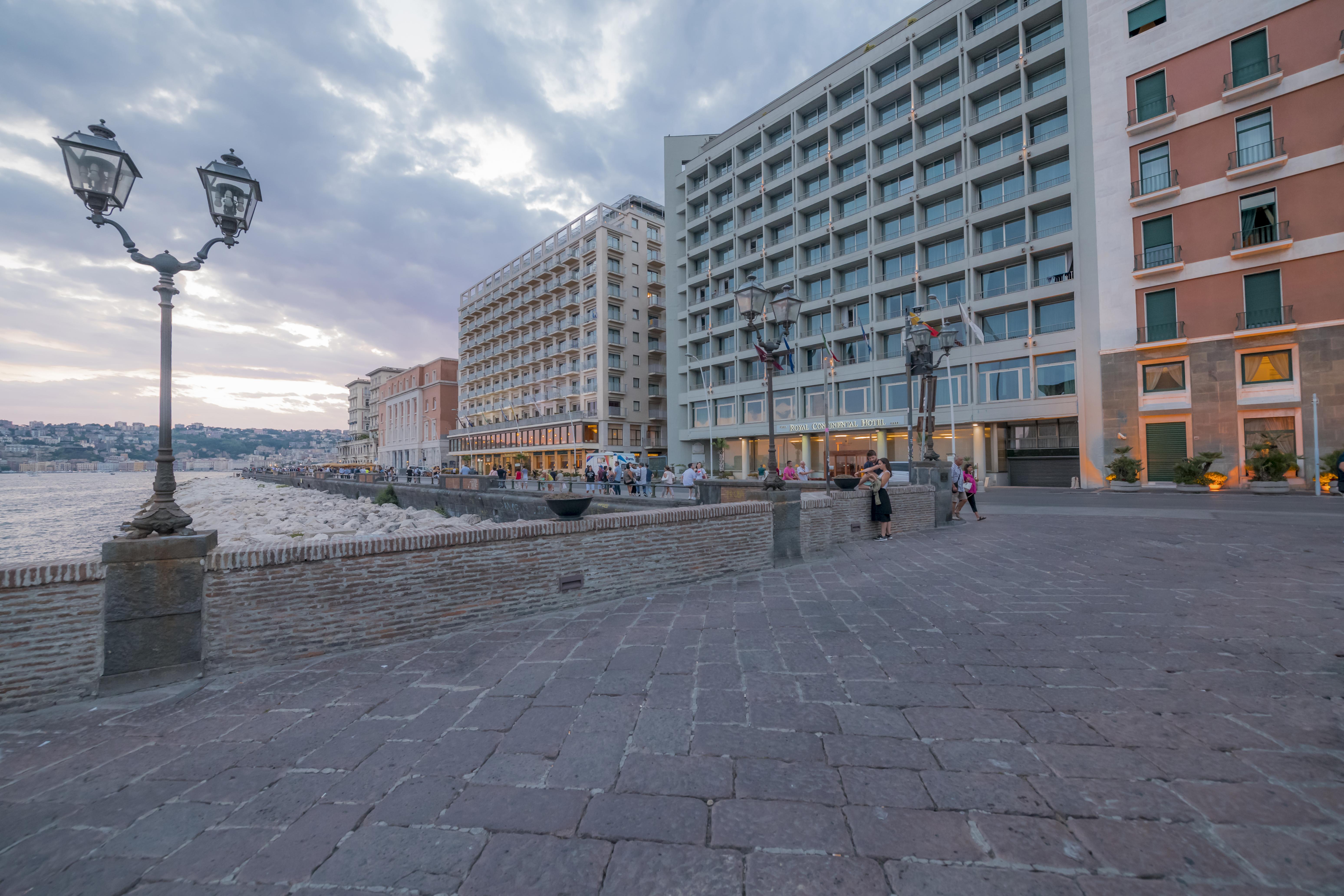 Hotel Royal Continental Nápoly Kültér fotó